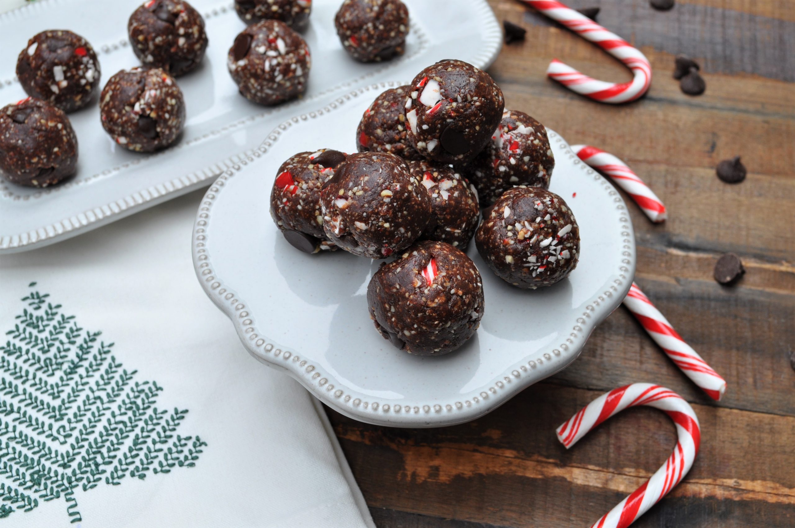 No-Bake Chocolate Mint Energy Bites