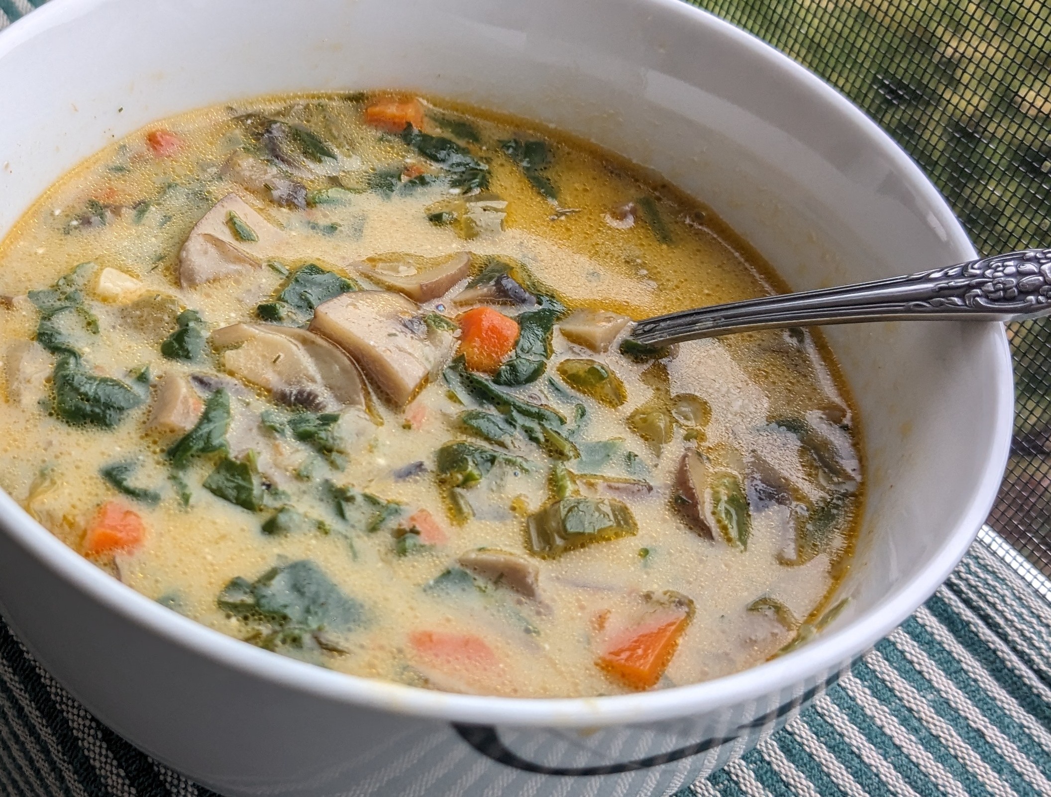 Hearty Mushroom and Spinach Soup