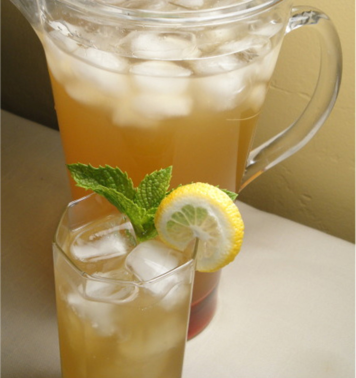 Mint-Infused Iced Tea