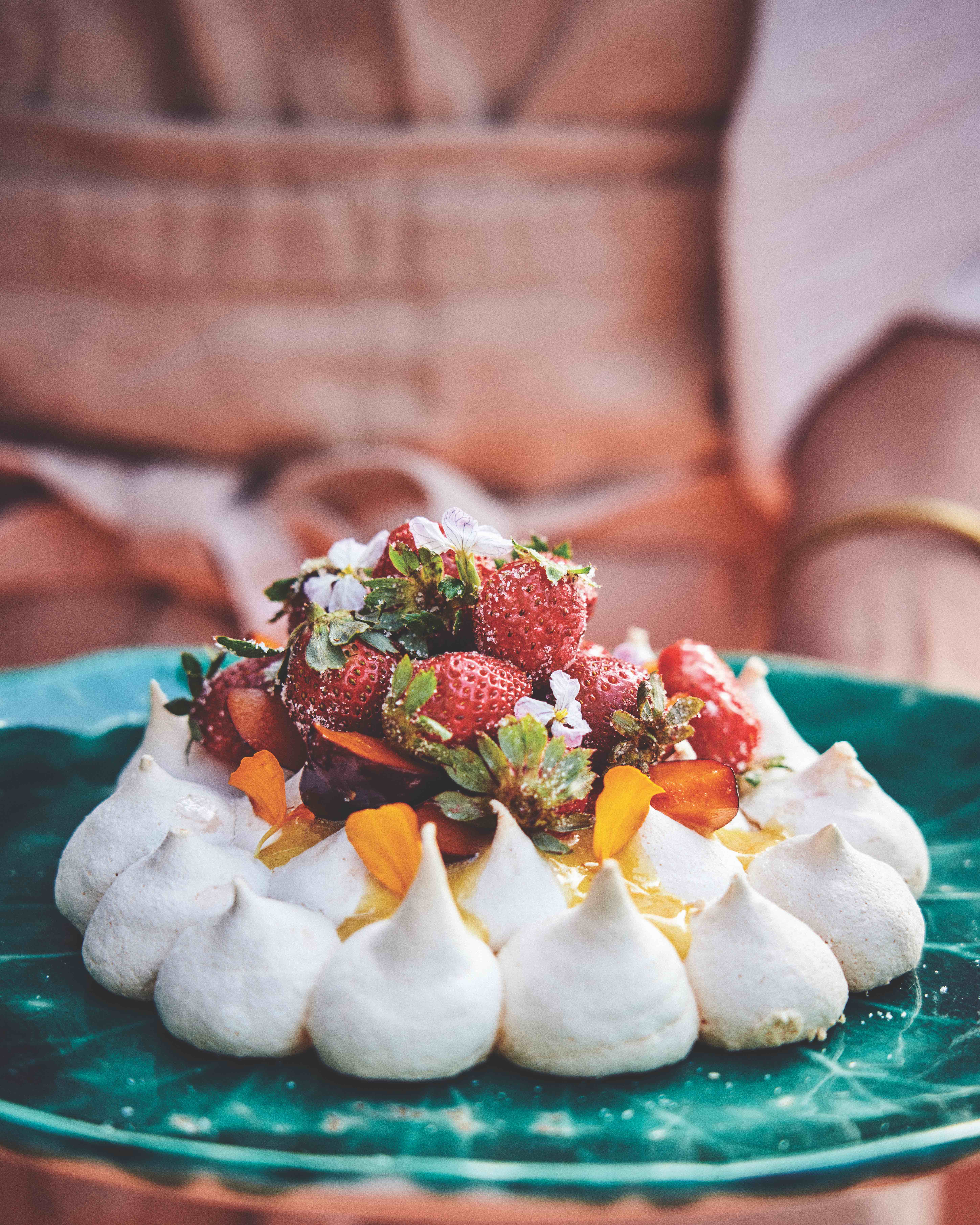 Light Meringue with Fresh Berries