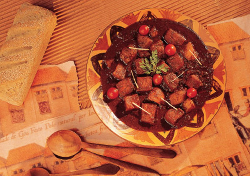 Goan Vindaloo Pork with Vinegar and Cloves