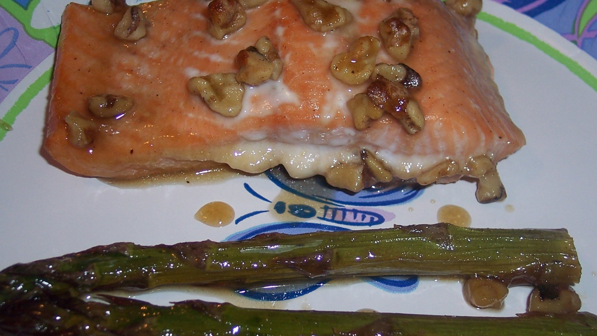 Honey-Sesame Glazed Salmon with Asparagus