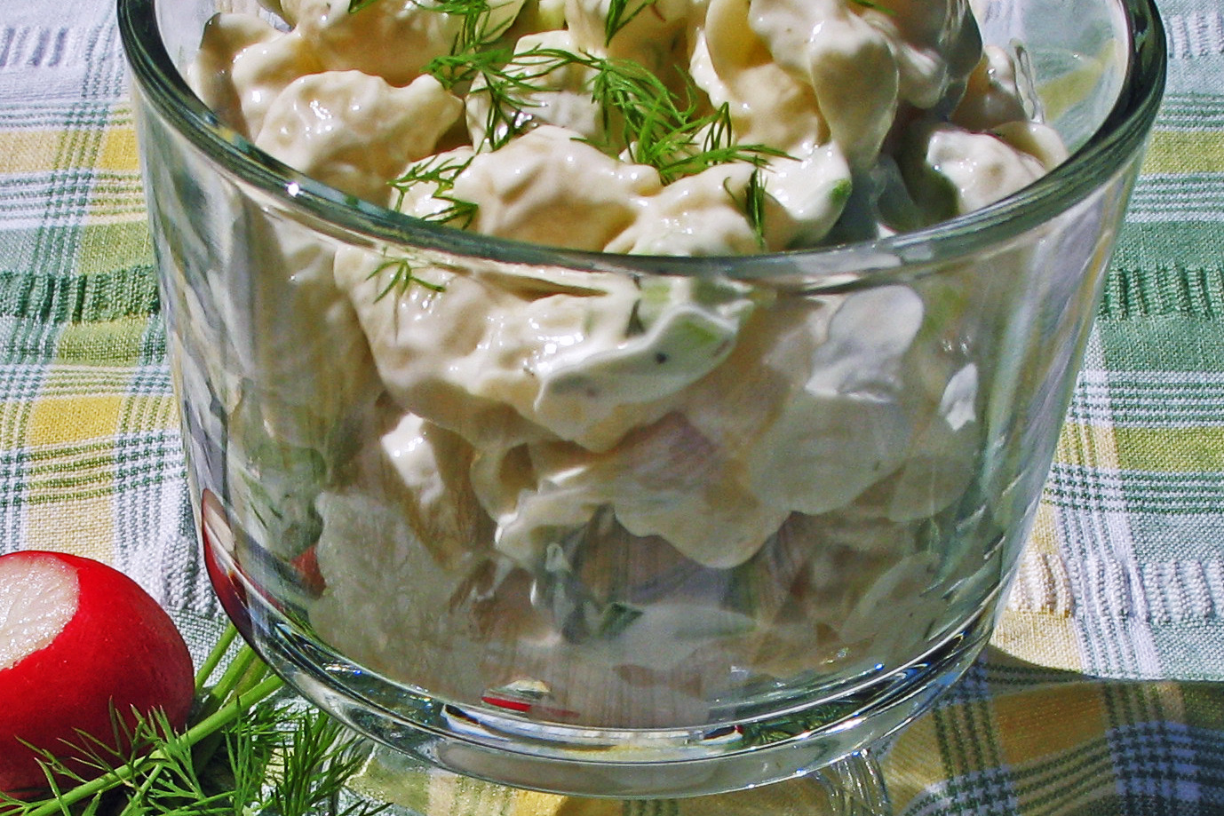 Chilled Lemon-Dill Pasta Salad with Cucumber