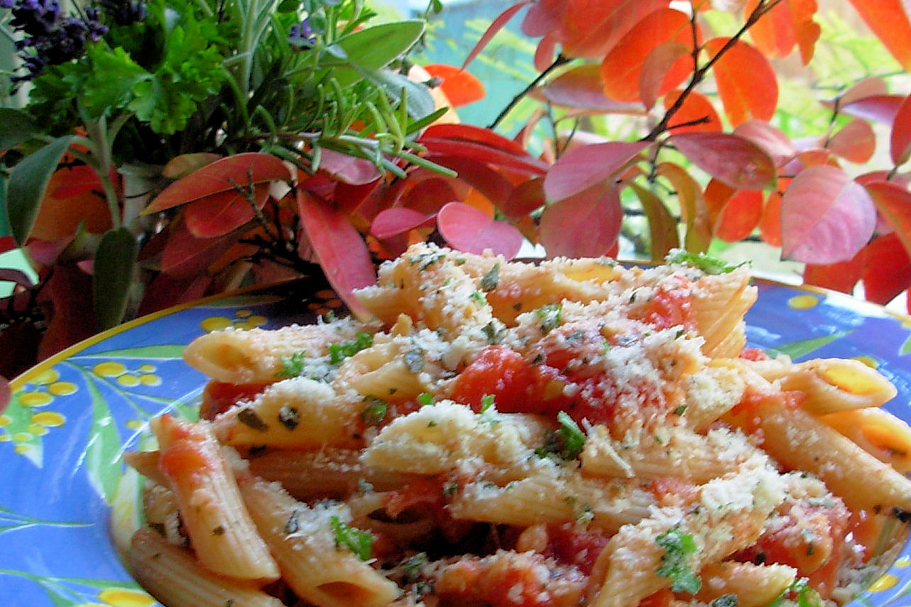 One-Pot Penne with Cherry Tomatoes and Basil
