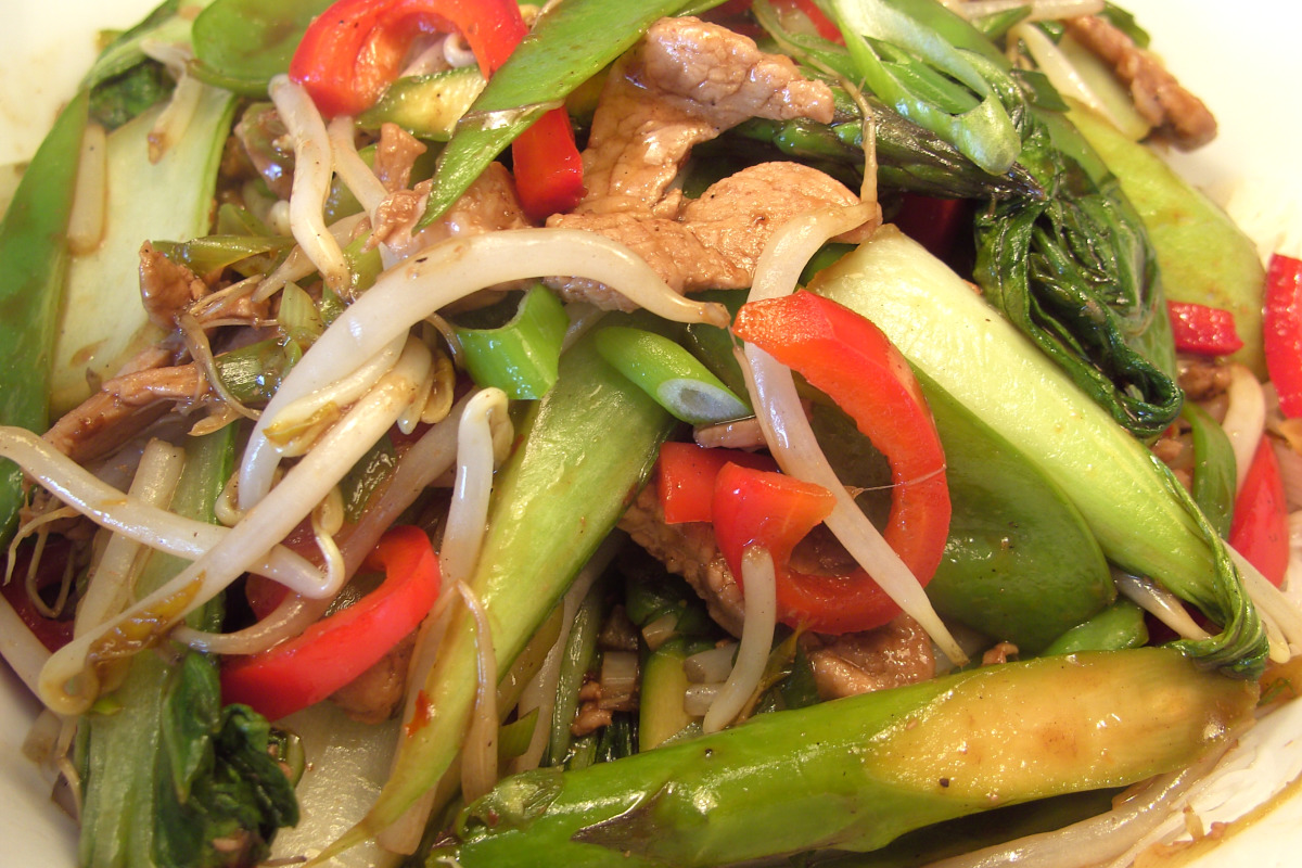 Stir-Fried Egg Noodles with Bok Choy and Carrots