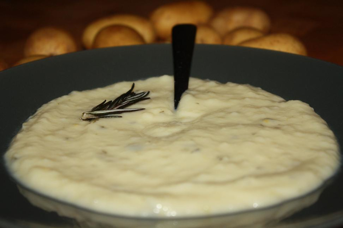 Denver Potato Soup with Garden Herb Topping