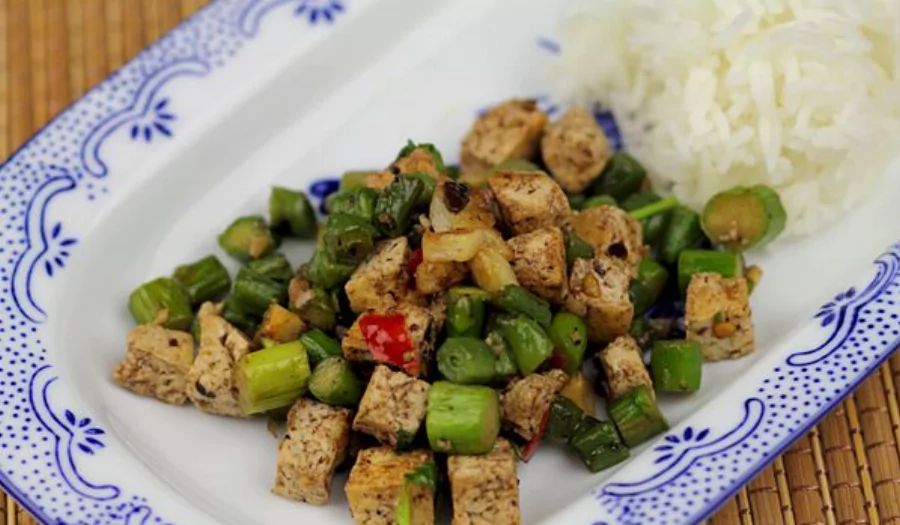 Stir-Fried Tofu with Asparagus and Sesame