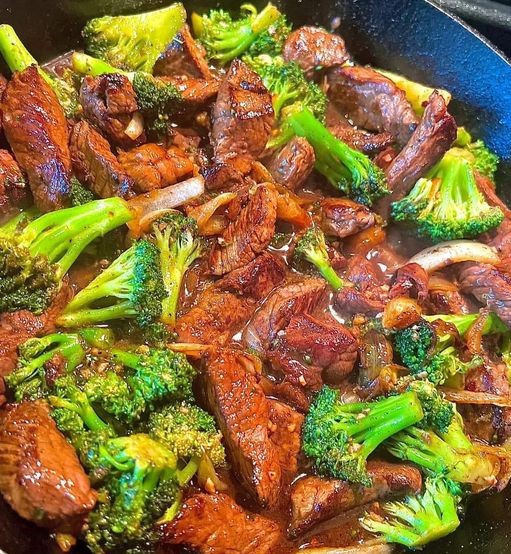 One-Pan Steak with Broccoli