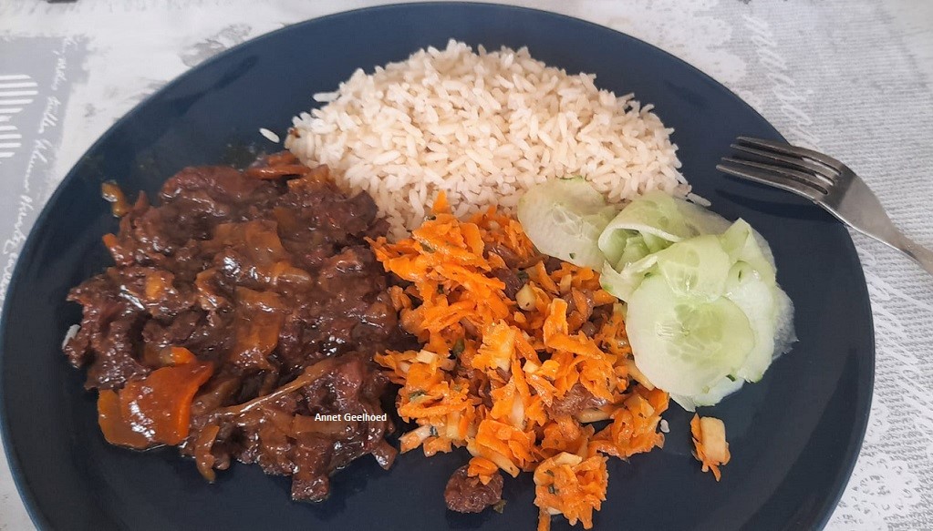 Mongolian Meat and Potato Stew with Onions