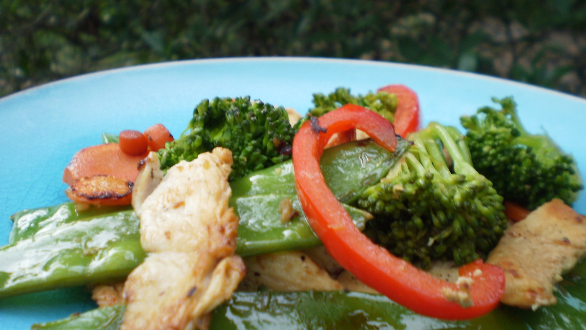 Stir-Fried Gingered Chicken with Broccoli