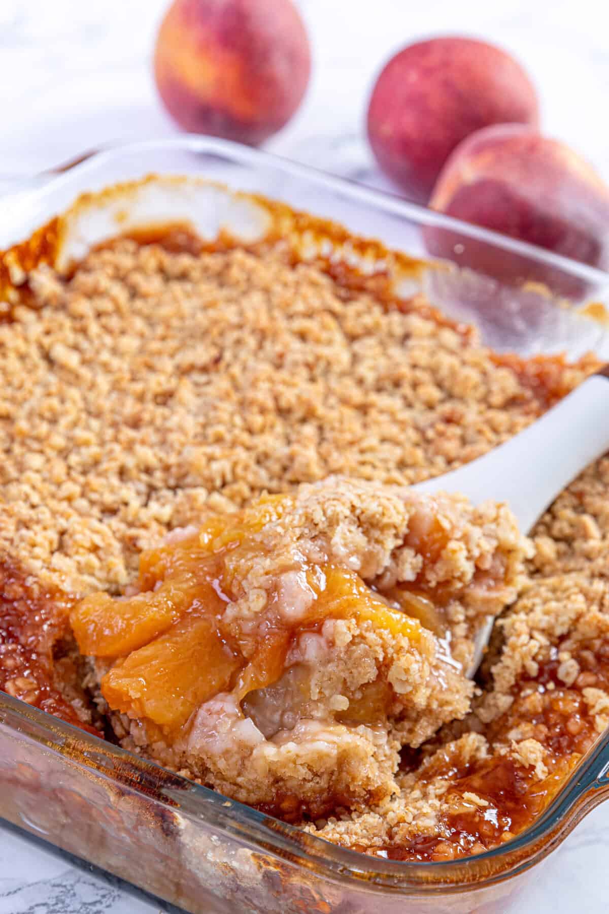Crisp Granola-Filled Peach Crumble