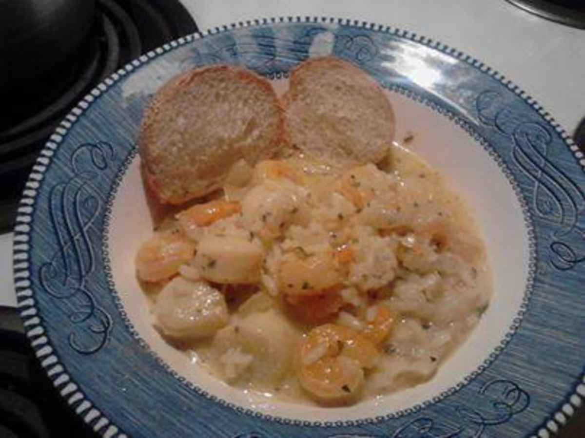 Shrimp and Scallop Pasta with White Wine Sauce