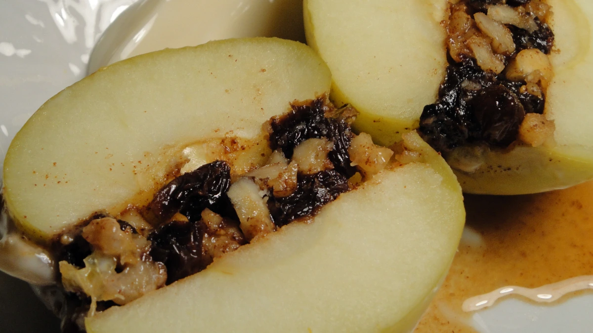 Cinnamon-Baked Apples with Walnuts