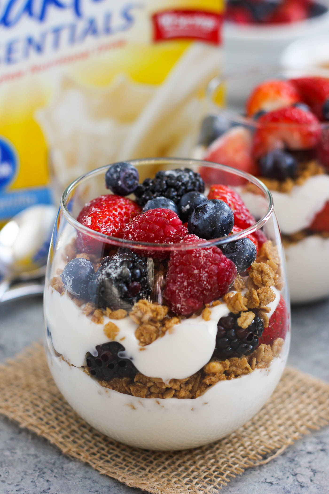No-Bake Berry Yogurt Parfait