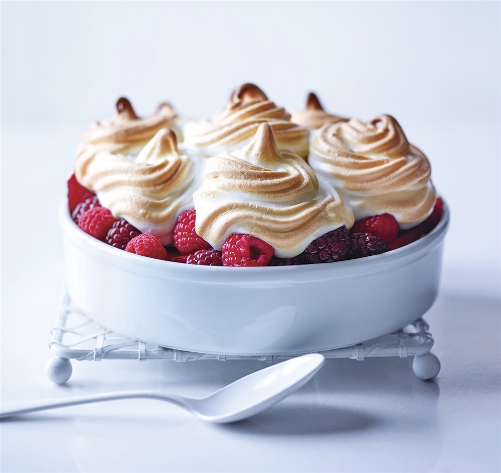 Light Baked Meringue with Berry Compote