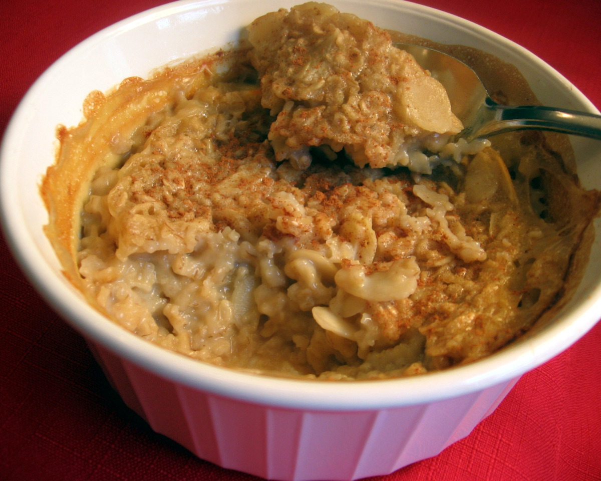 Maple-Spiced Oatmeal with Toasted Walnuts