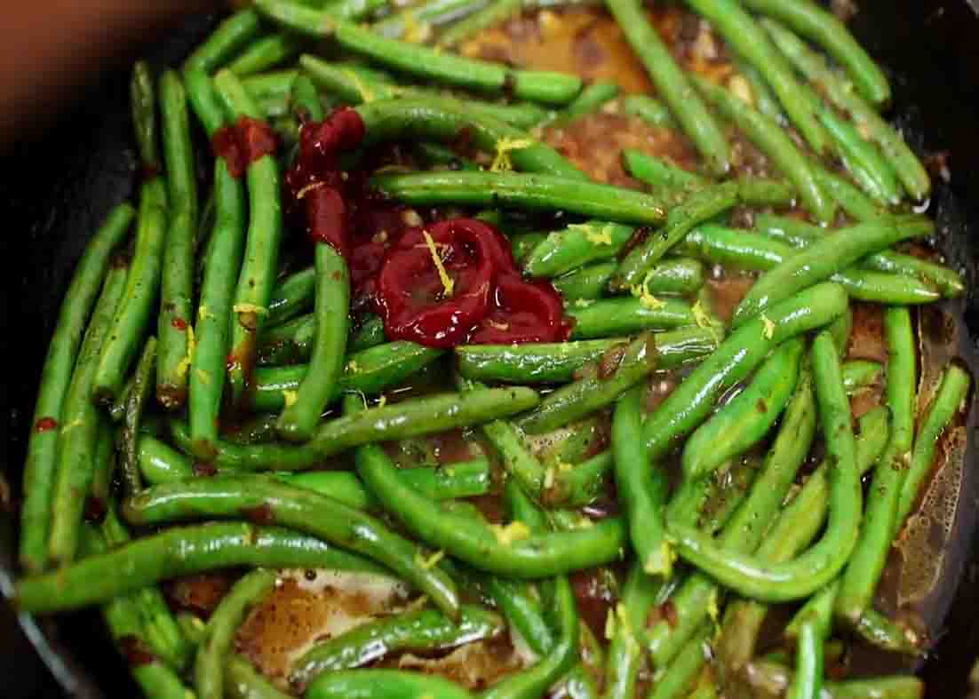 One-Pan Chicken with Lemon and Green Beans