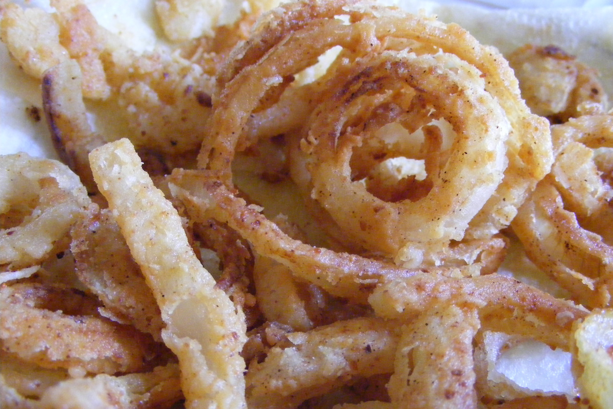 Deep-Fried Onion Rings with Cheese Core
