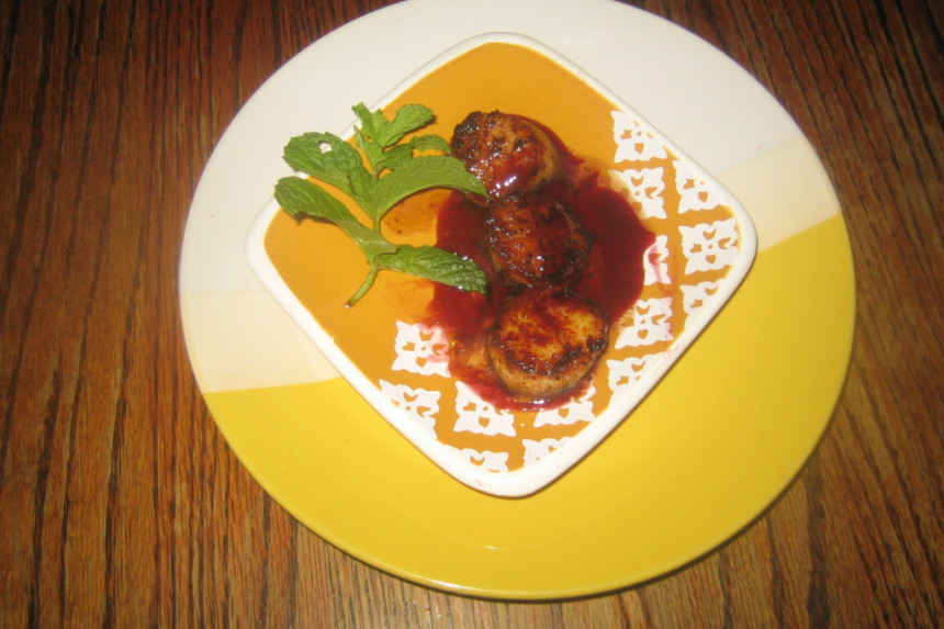 Harborview Scallops with Citrus-Basil Coulis