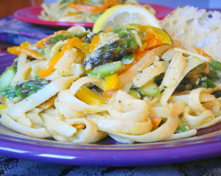Saffron-Infused Fettuccine with Lemon and Peas
