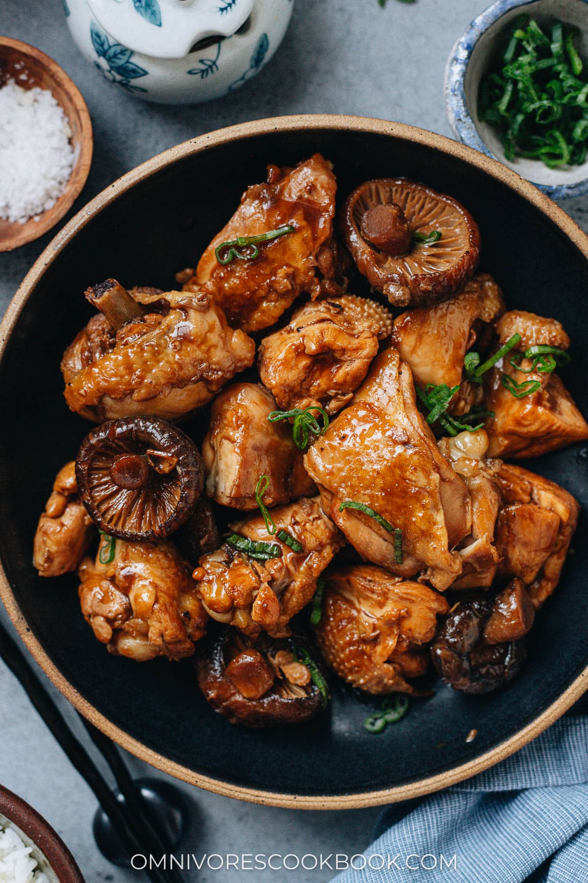 Gin-Braised Chicken with Mushrooms and Thyme