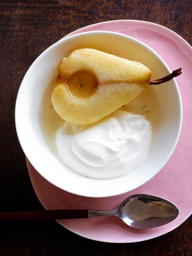 Earl Grey Poached Pears with Vanilla Cream