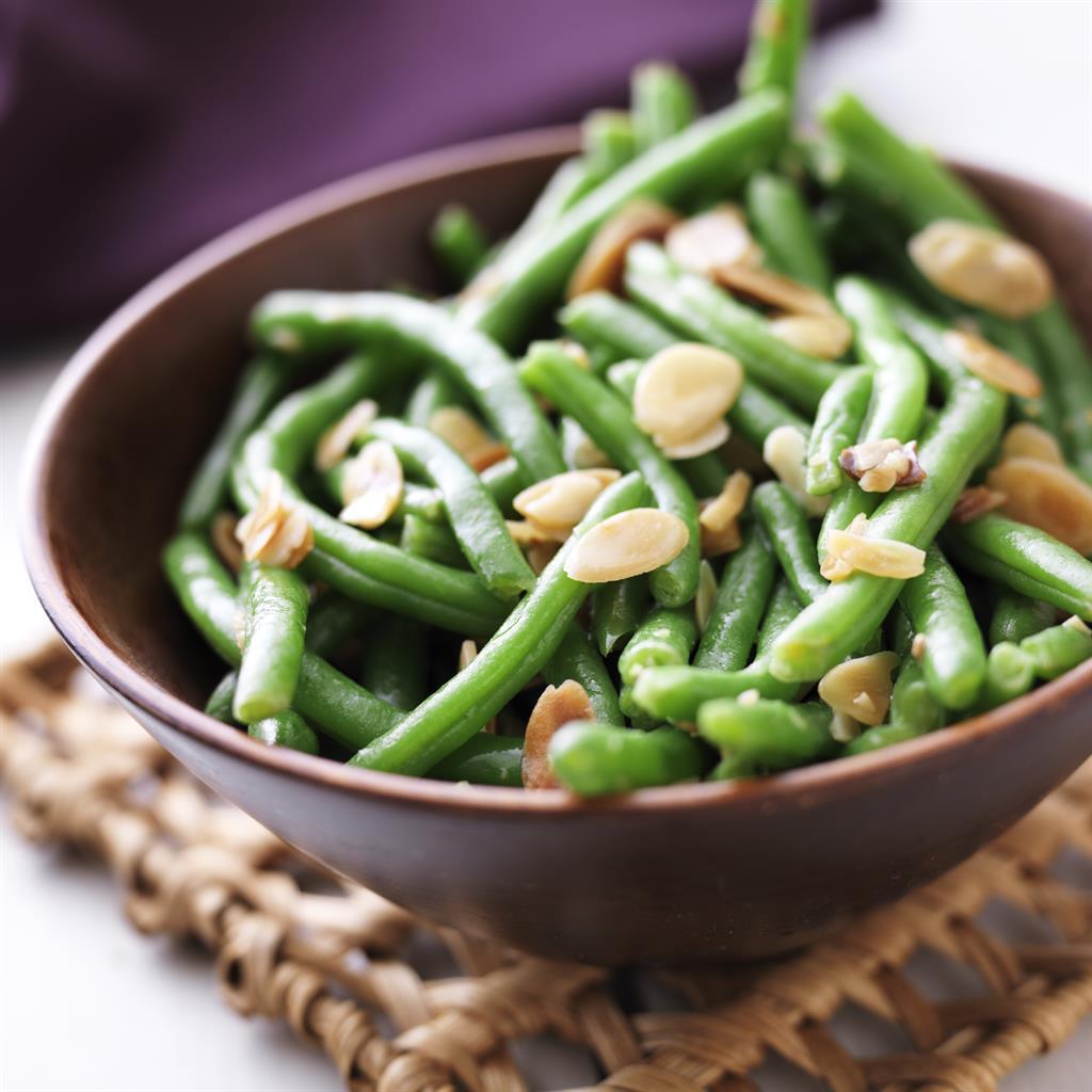 Sautéed Green Beans with Garlic and Toasted Almonds