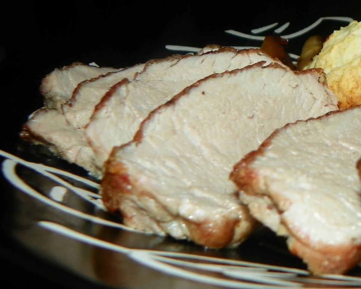 Canadian Maple-Glazed Pork Tenderloin with Roasted Apples