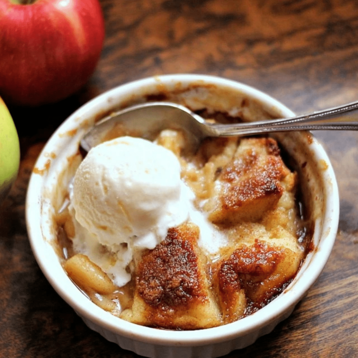 Apple Cinnamon Seasonal Cobbler