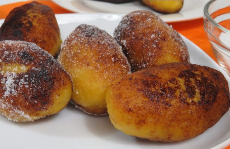 Banco Popular's Sweet Plantain Empanadas