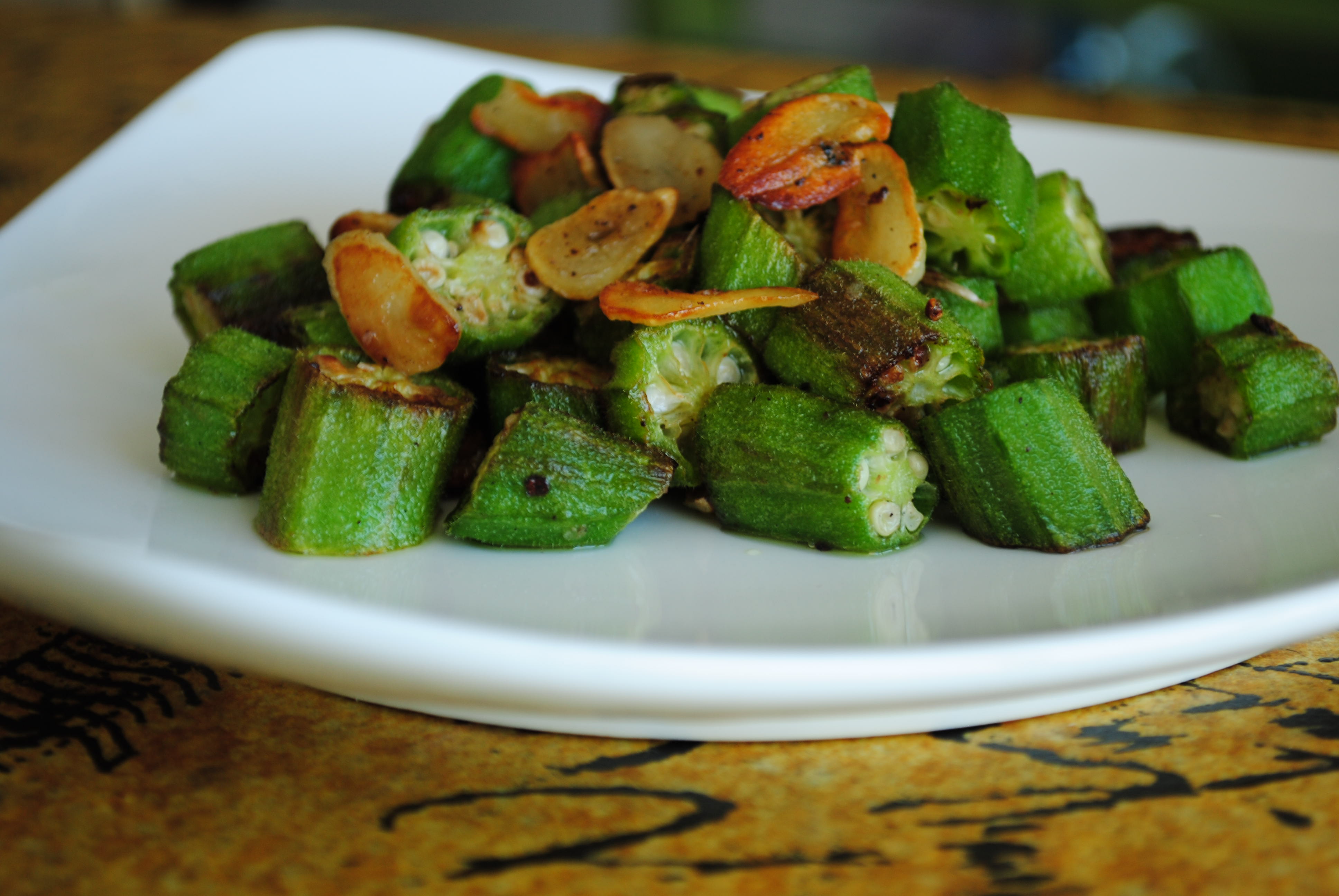 Pan-Fried Okra with Garlic and Smoked Paprika