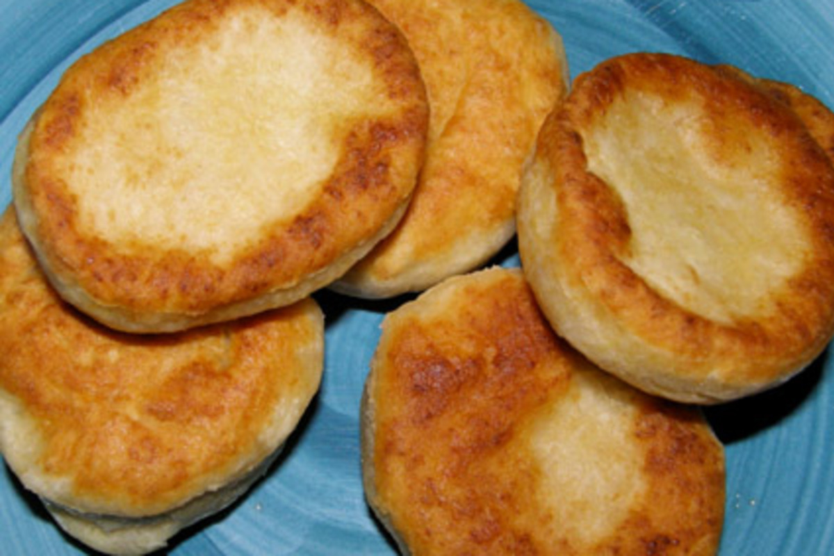 Mustard Oil-Fried Flour Breads