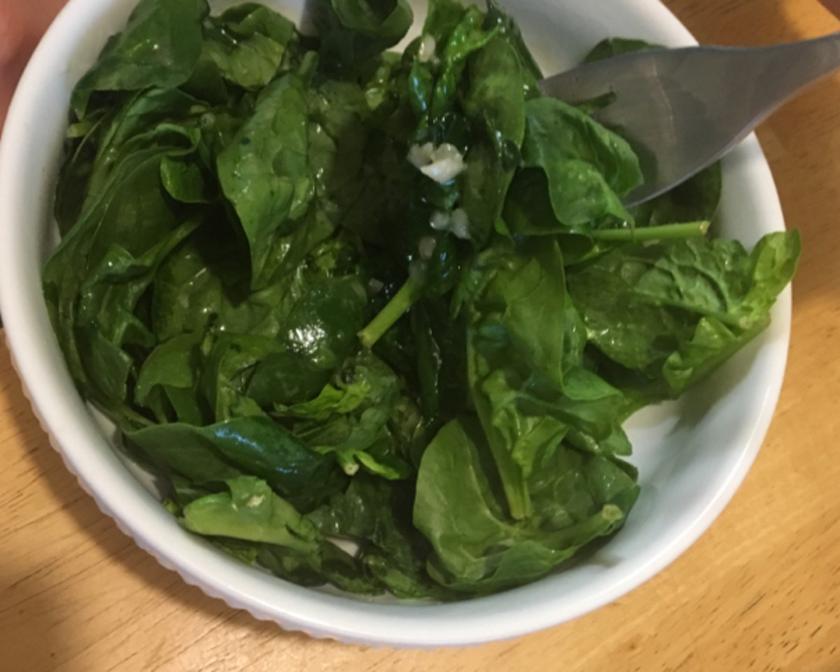 Lemon-Garlic Spinach and Avocado Sauté
