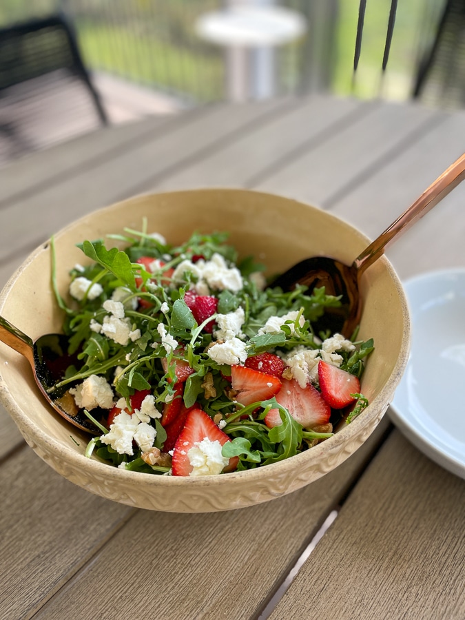 Balsamic-Dressed Arugula Salad with Goat Cheese