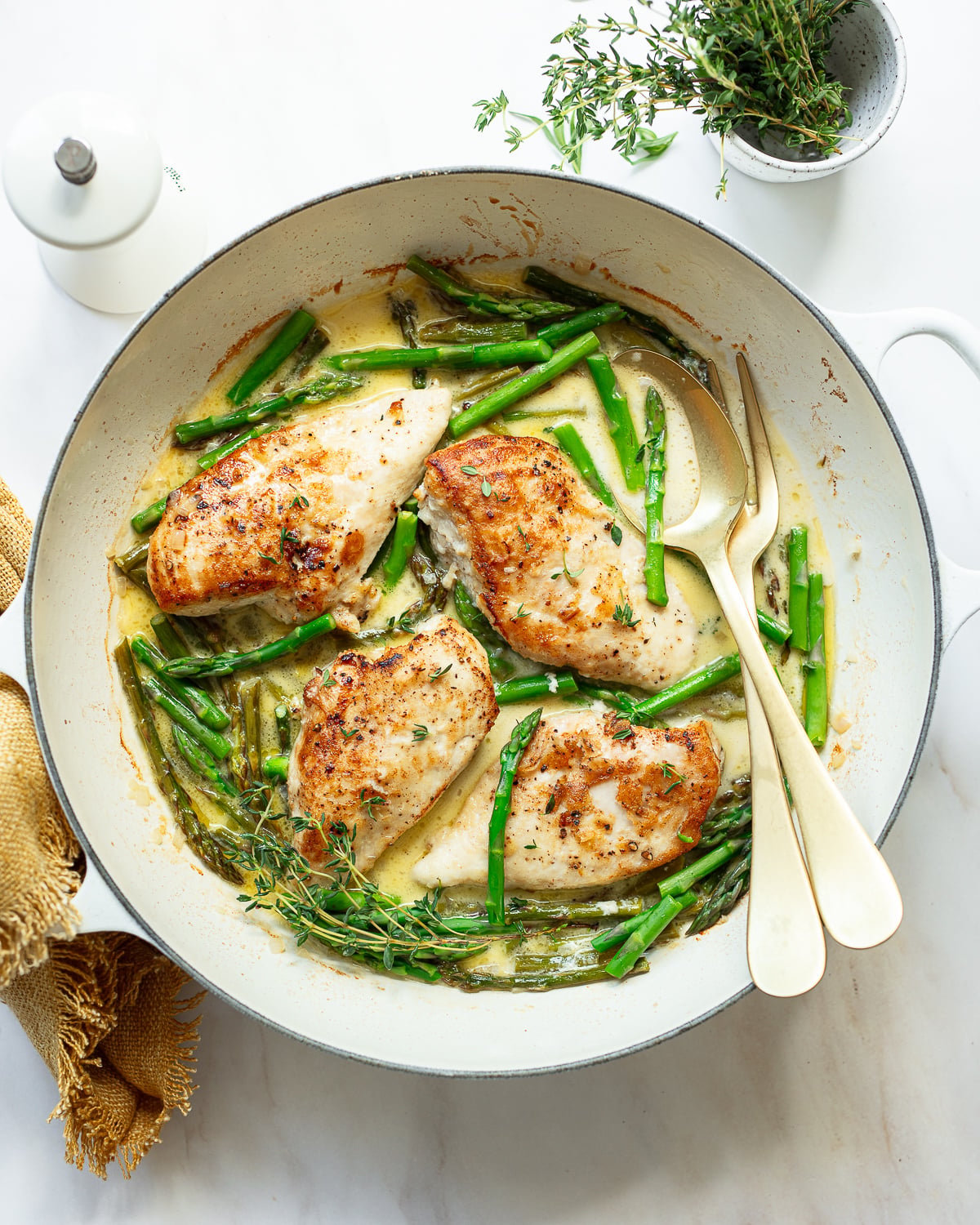 Butter-Baked Chicken with Lemon and Asparagus