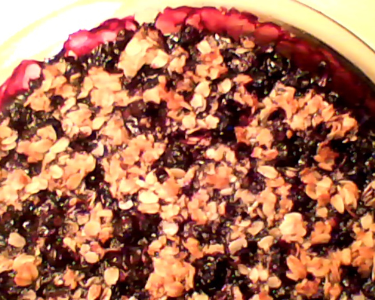 Baked Raspberry Blueberry Crumble