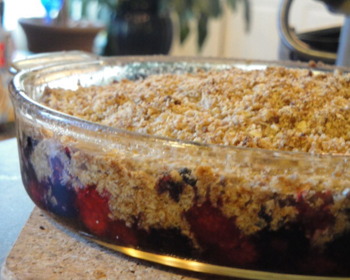 Lemon-Infused Berry Crisp with Oat Crumble