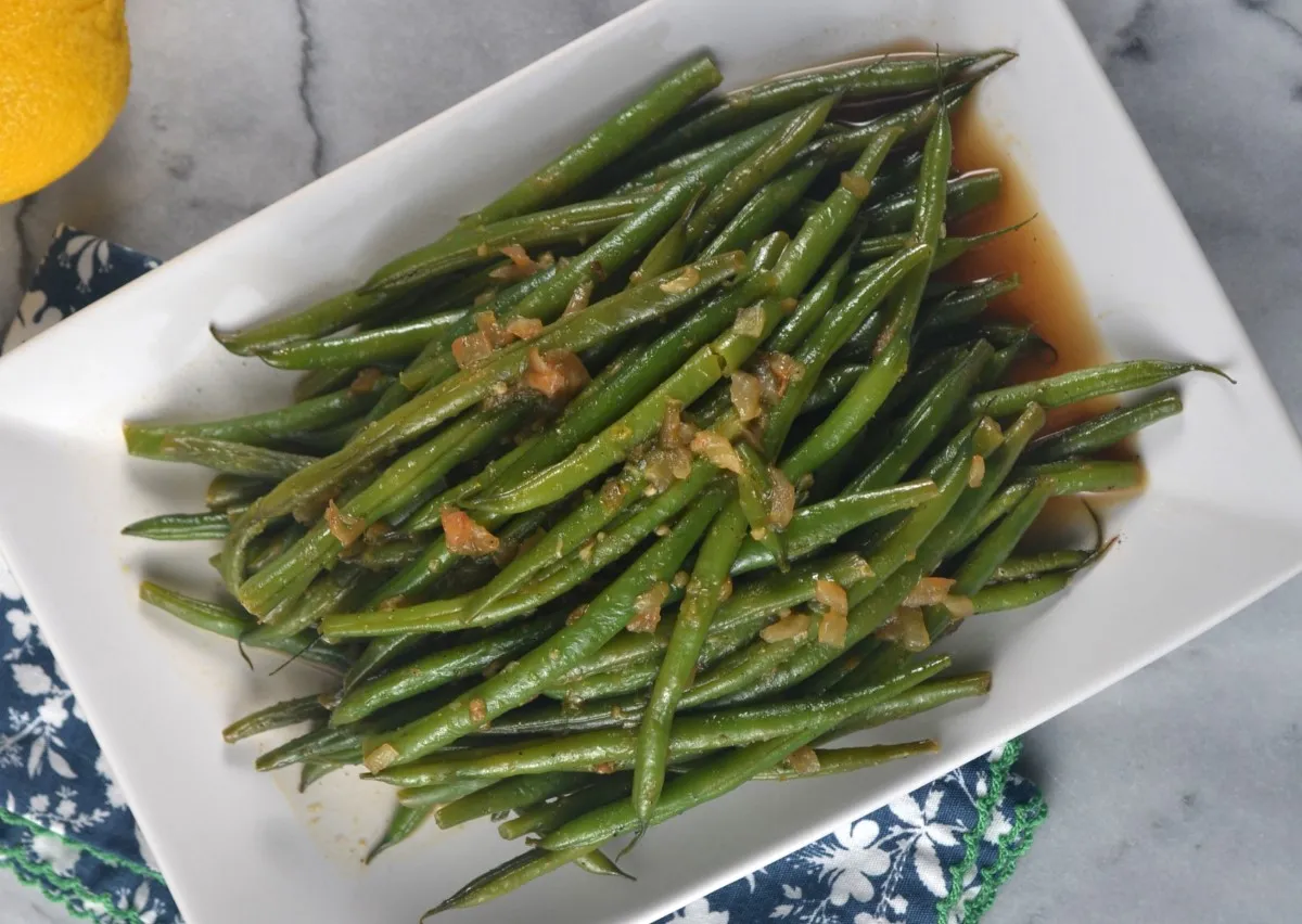 Garlic-Infused Braised Green Beans