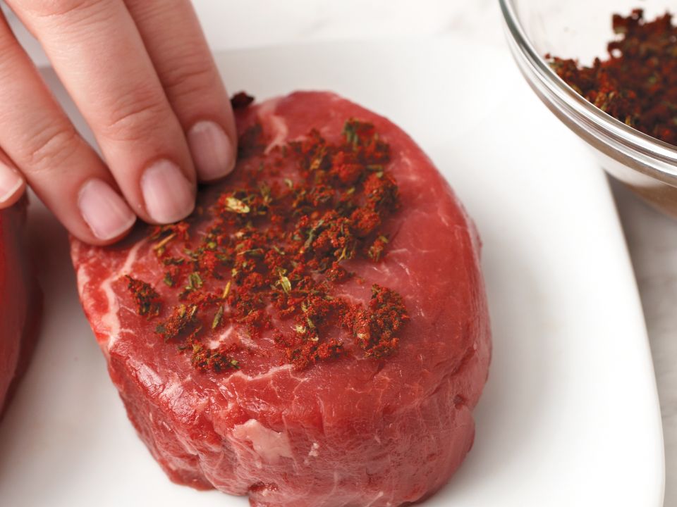 Sautéed Beef Tenderloin with Garlic and Thyme