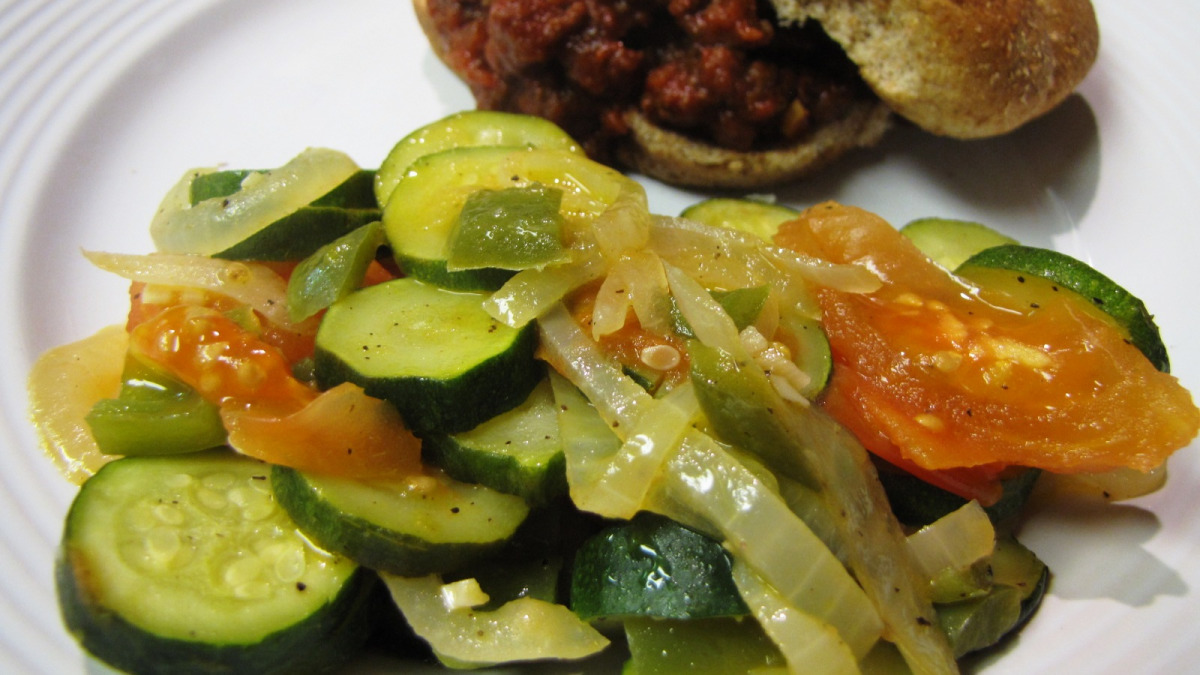 Sautéed Bell Peppers and Zucchini with Garlic