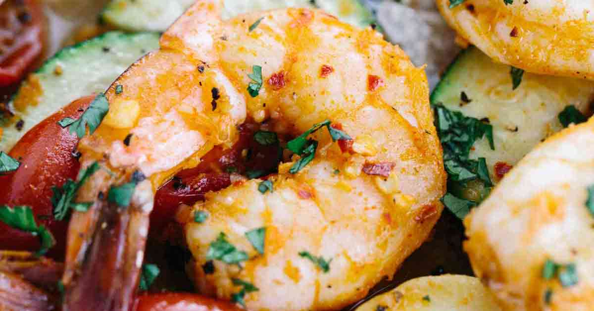 One-Pan Garlic Shrimp and Cherry Tomatoes