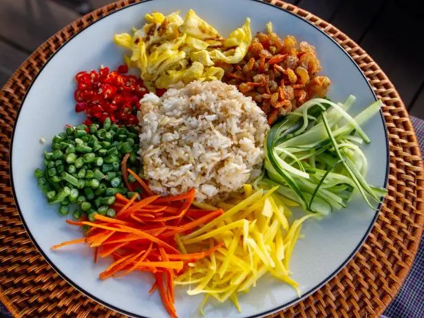 Myanmar-Style Fried Rice Cakes with Shrimp Paste Dip