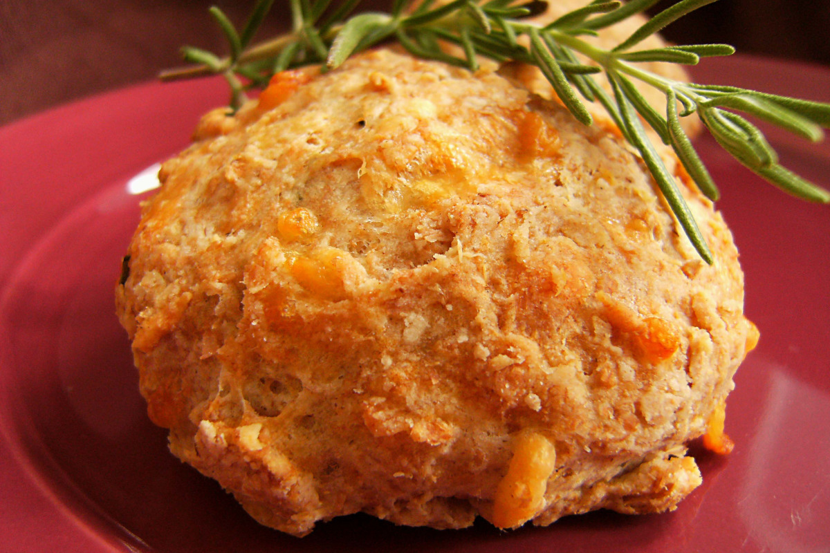 Smoked Gouda and Herb Buttermilk Biscuits