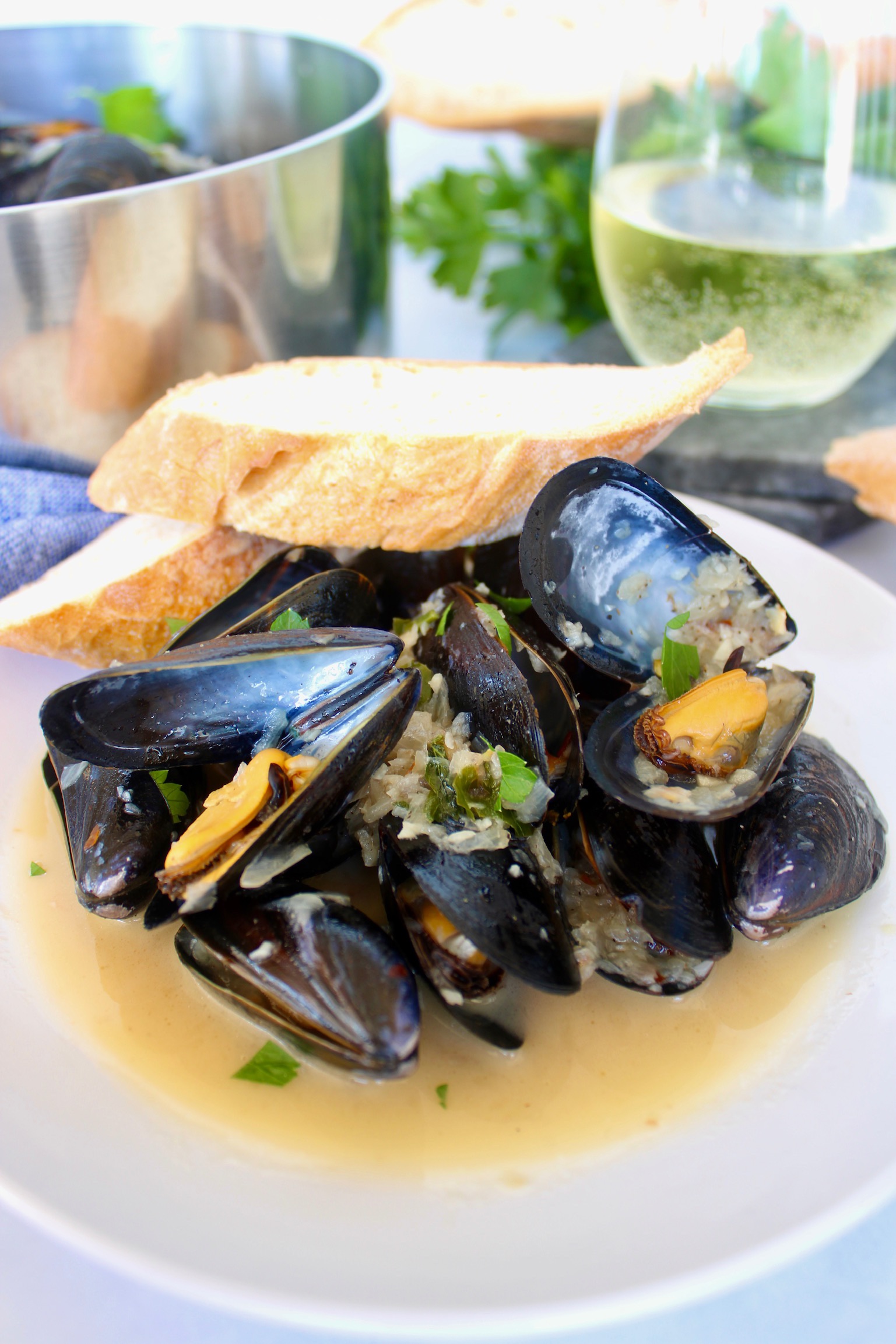 Pan-Seared Chilean Mussels with White Wine and Garlic