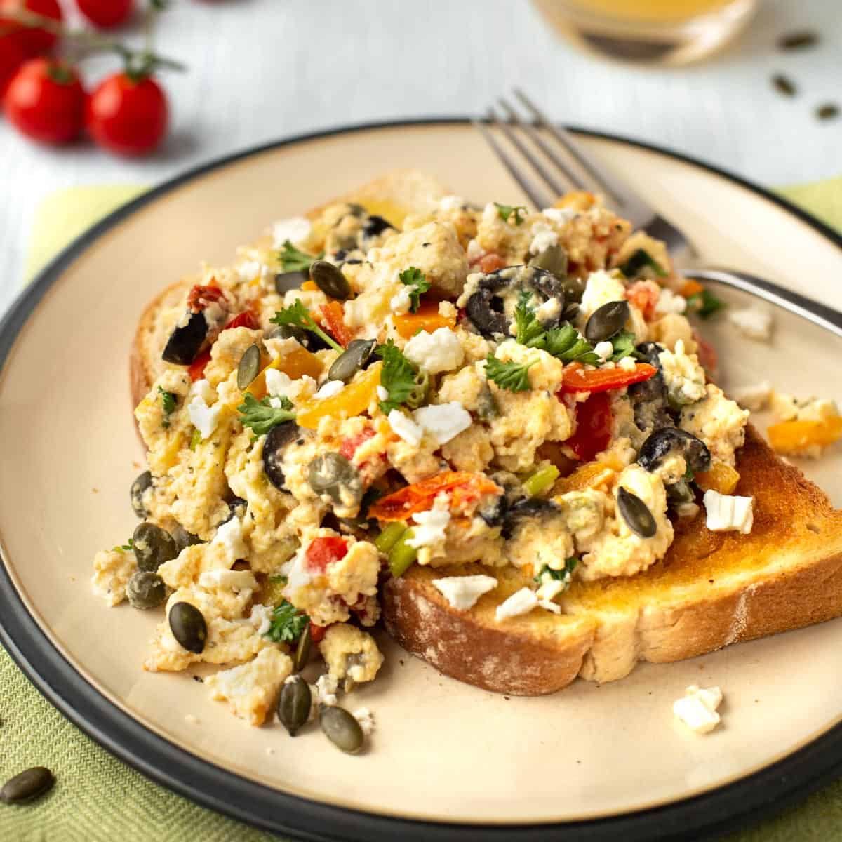Scrambled Keto Eggs with Sun-Dried Tomatoes and Feta
