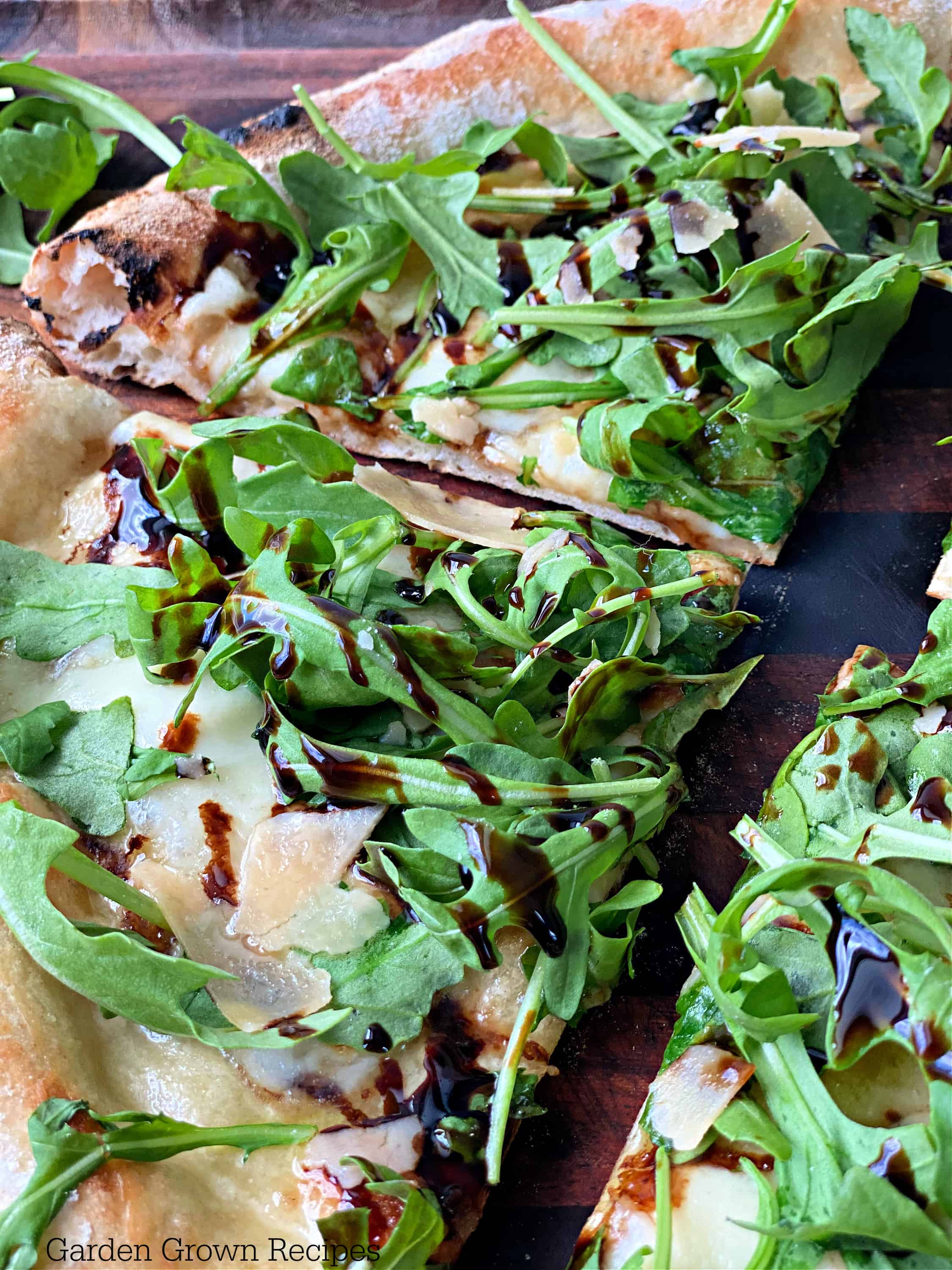 Roasted Garlic and Arugula Pizza