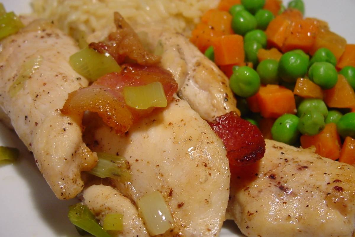 Sautéed Chicken with Avocado and Crispy Bacon