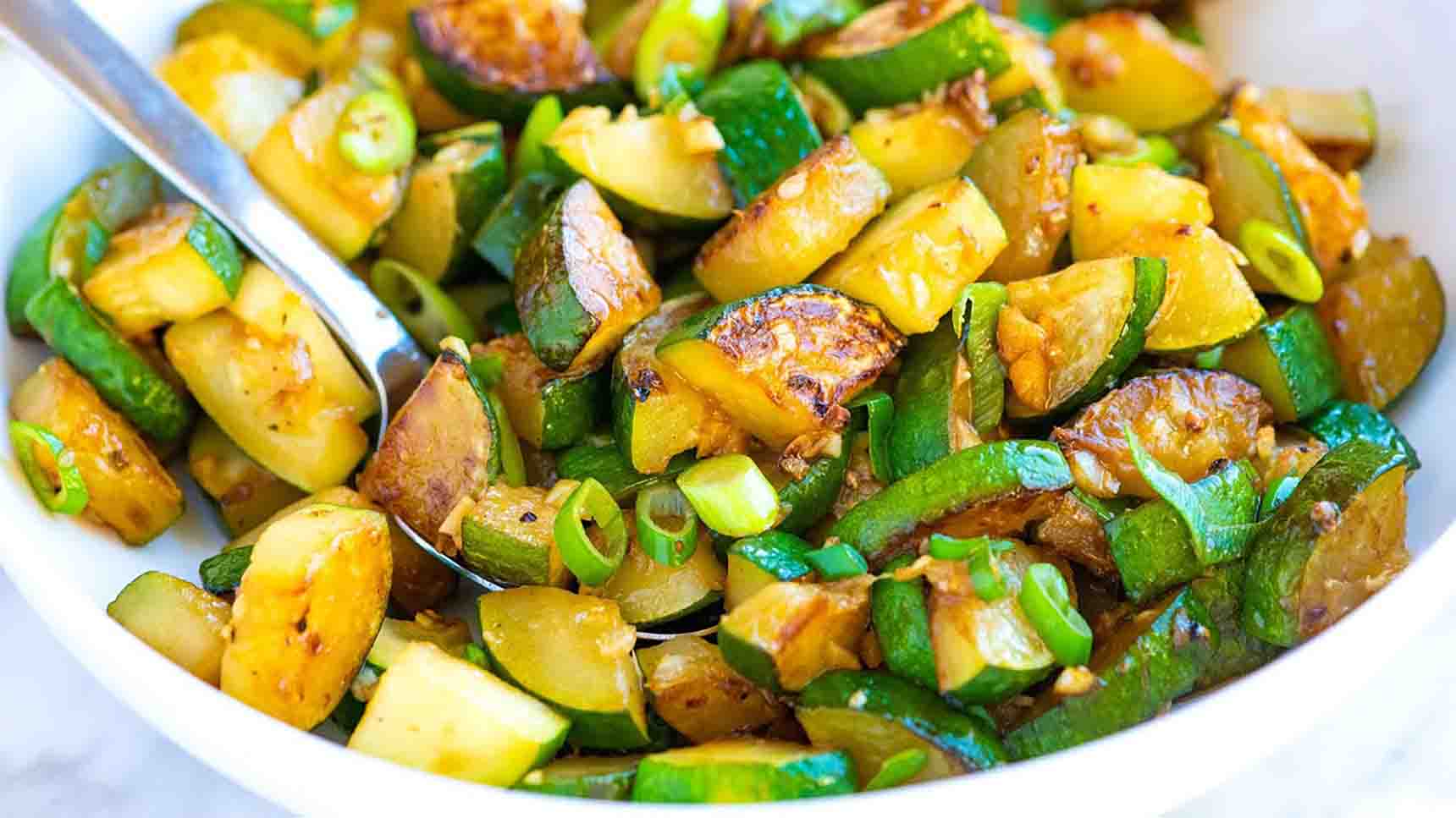 Sautéed Zucchini with Garlic and Fresh Thyme