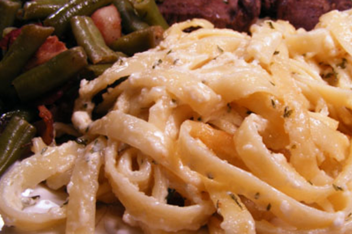 Baked Fettuccine with White Wine Sauce