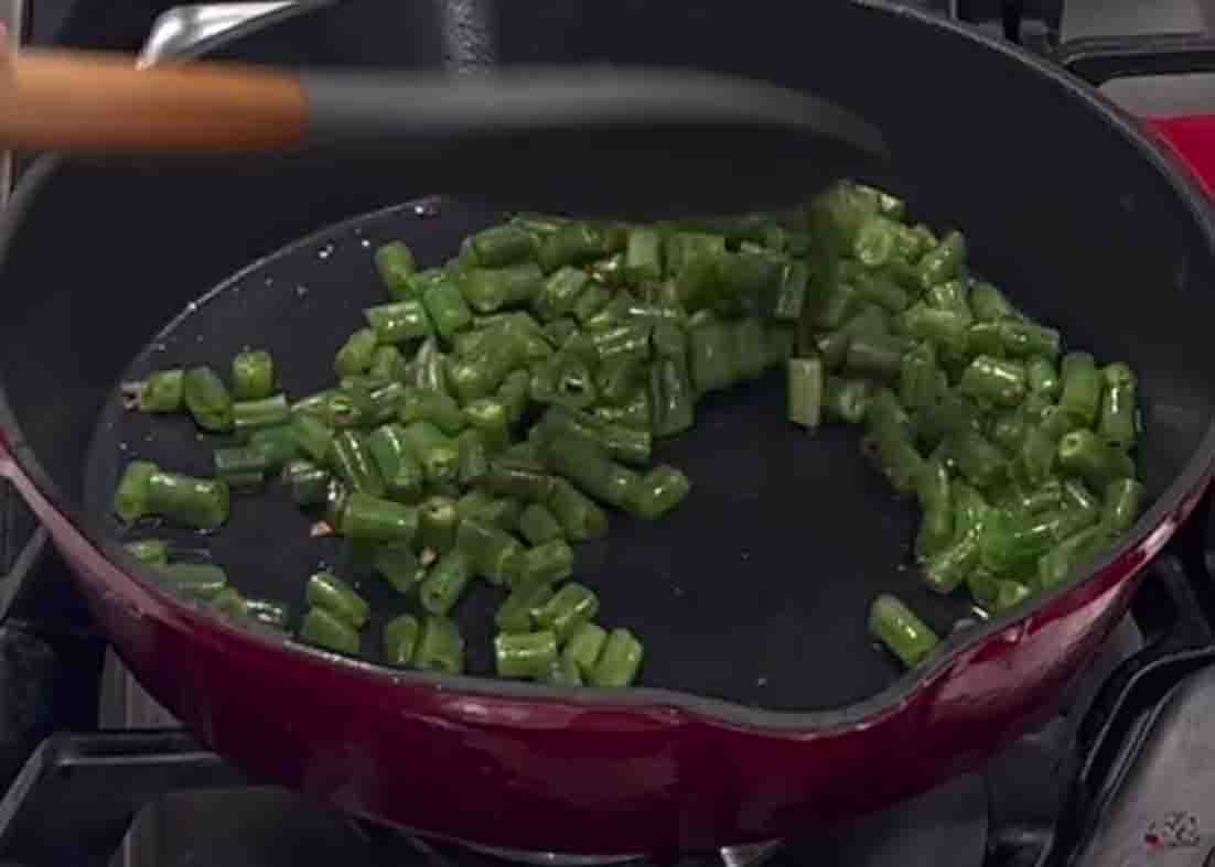 Stir-Fried Green Beans and Carrots with Ginger
